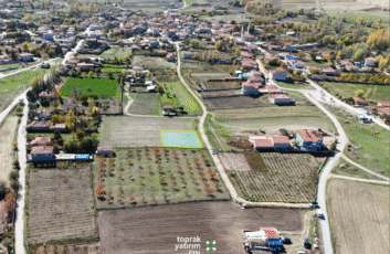 Kayıhan’da 627m² Yola Cepheli, Altyapılı, Turizm Bölgesinde Arsa